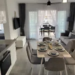 Apartment Seaside Modern For Family Vokolidha
