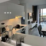 Apartment Seaside Modern For Family Vokolidha