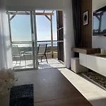 Apartment Seaside Modern For Family Vokolidha