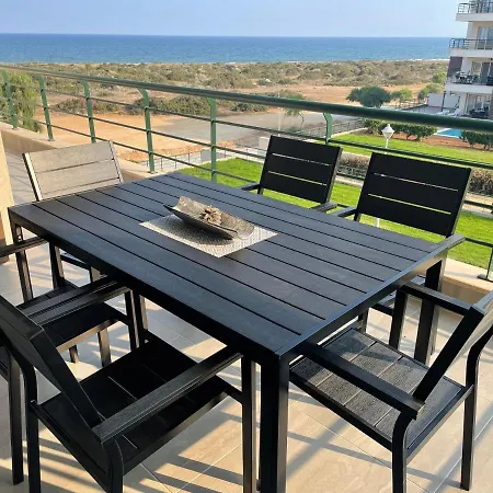 Seaside Modern For Family * Vokolidha