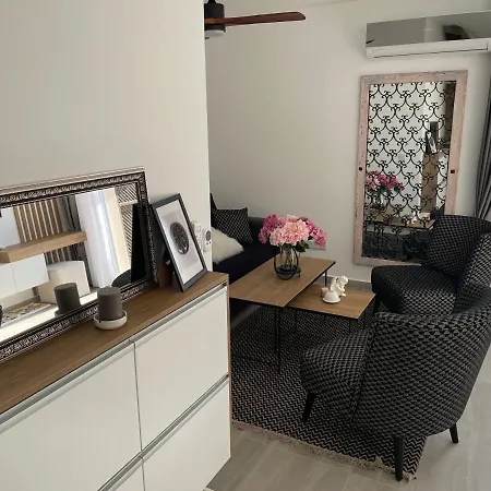 Seaside Modern For Family * Vokolidha