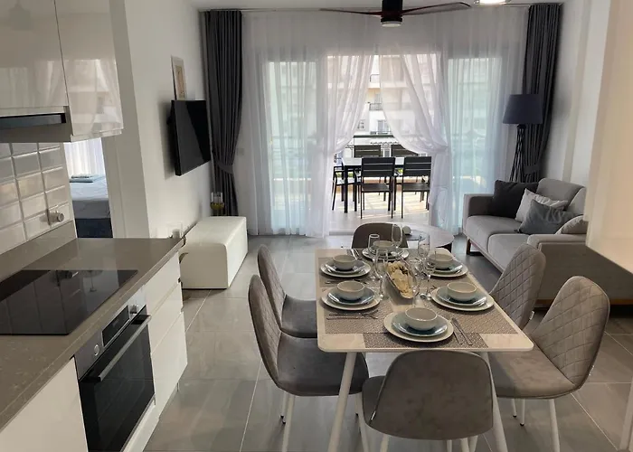 Lägenhet Seaside Modern For Family Vokolidha