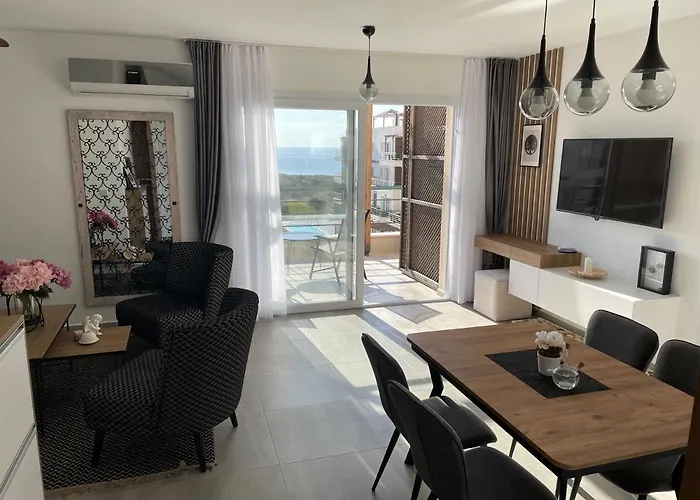 Seaside Modern For Family * Vokolidha